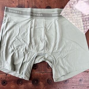 NWT - Bombas Men's Soft Flex Boxer Briefs 6”
